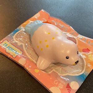 Kiibru playful seal squishy toy